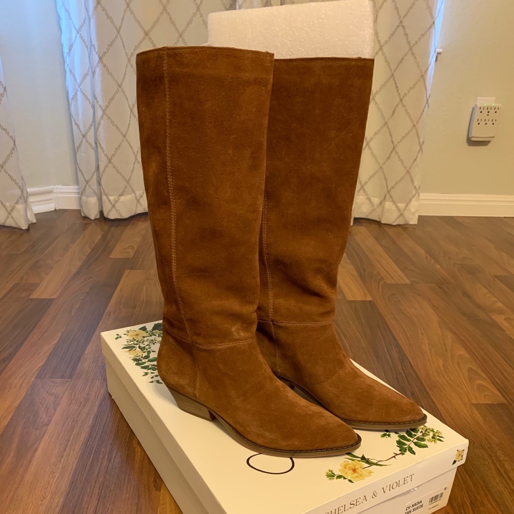 Chelsea & Violet tan suede boots